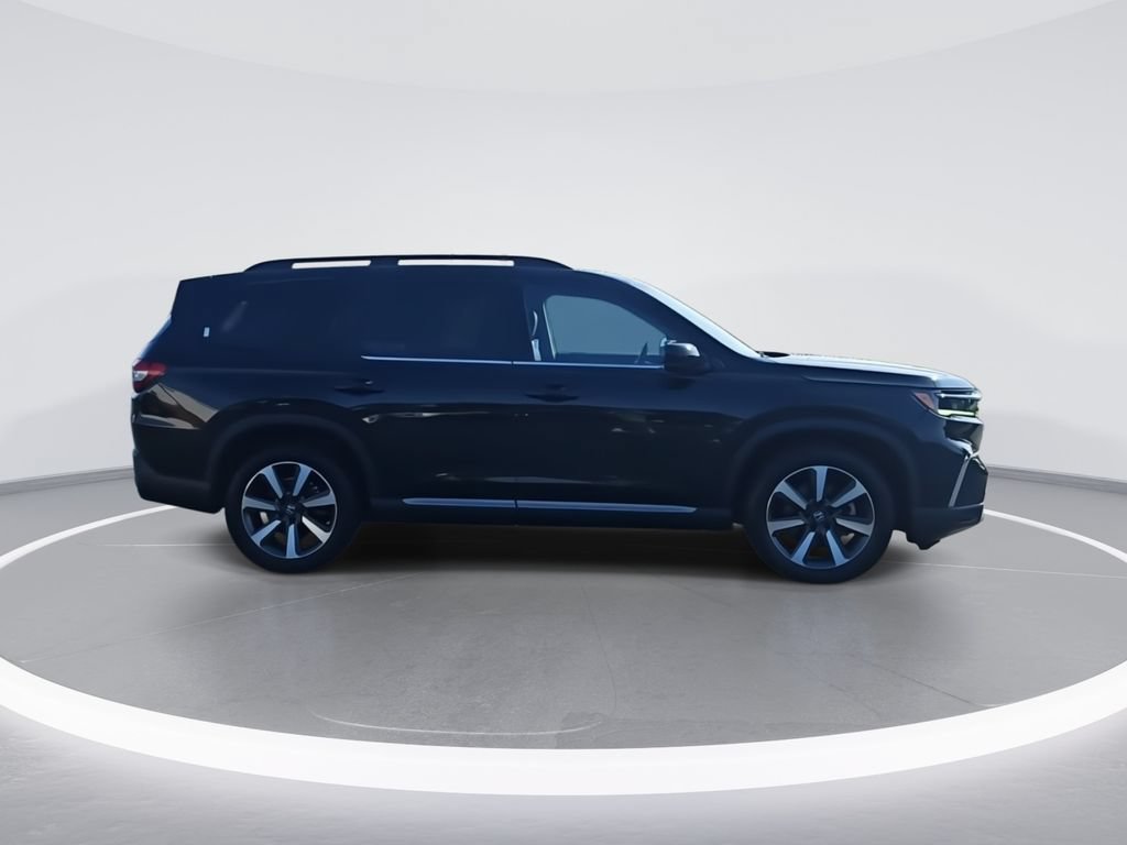 Used 2024 Honda Pilot Touring image 2