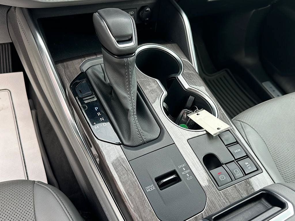 Certified 2023 Toyota Highlander Limited FWD image 28
