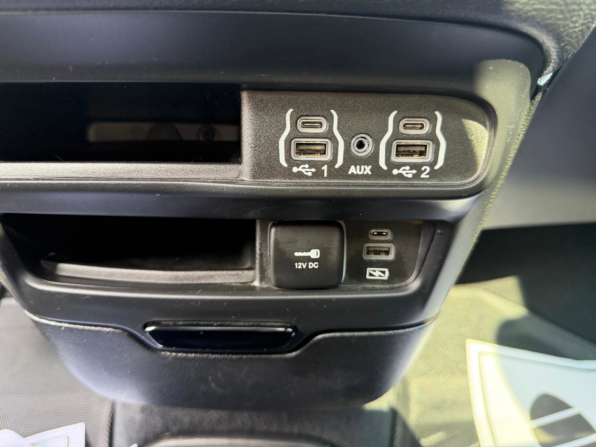 Used 2022 Chrysler Pacifica Touring-L w/ S Appearance Package image 28