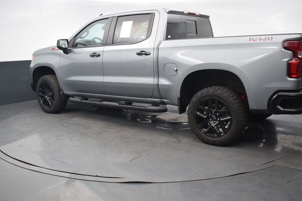 Used 2024 Chevrolet Silverado 1500 LT Trail Boss w/ Convenience Package II AWD/4WD image 4