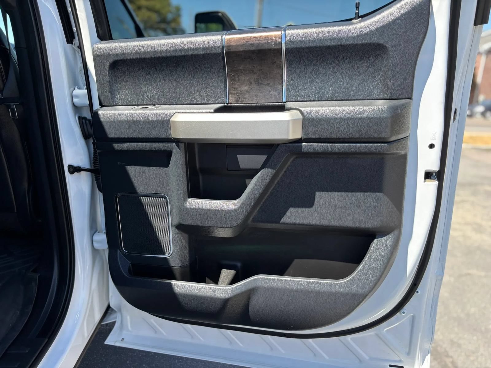 Used 2022 Ford F250 Lariat w/ Lariat Value Package AWD/4WD image 19