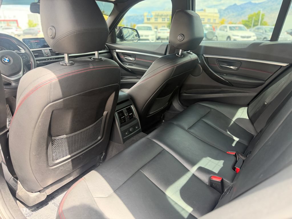 Used 2016 BMW 328i xDrive Sedan AWD/4WD image 17