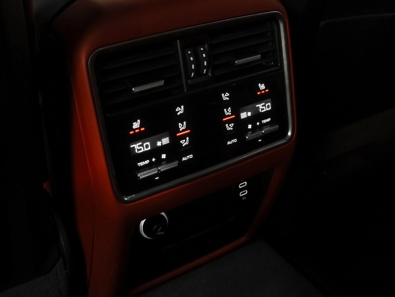 Used 2022 Porsche Cayenne Platinum Edition image 44