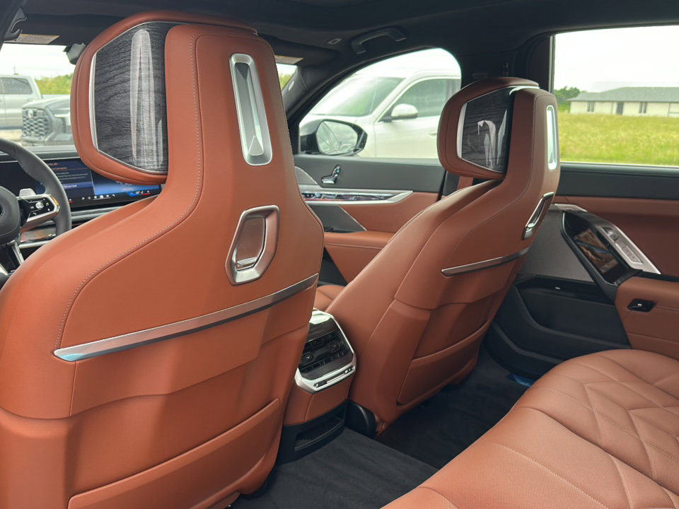 New 2025 BMW 760i xDrive w/ Executive Package image 14