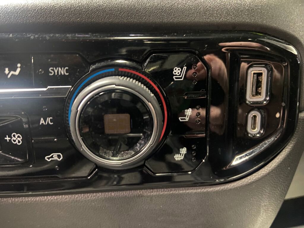 Used 2023 Chevrolet Silverado 1500 LTZ w/ LTZ Premium Package image 19