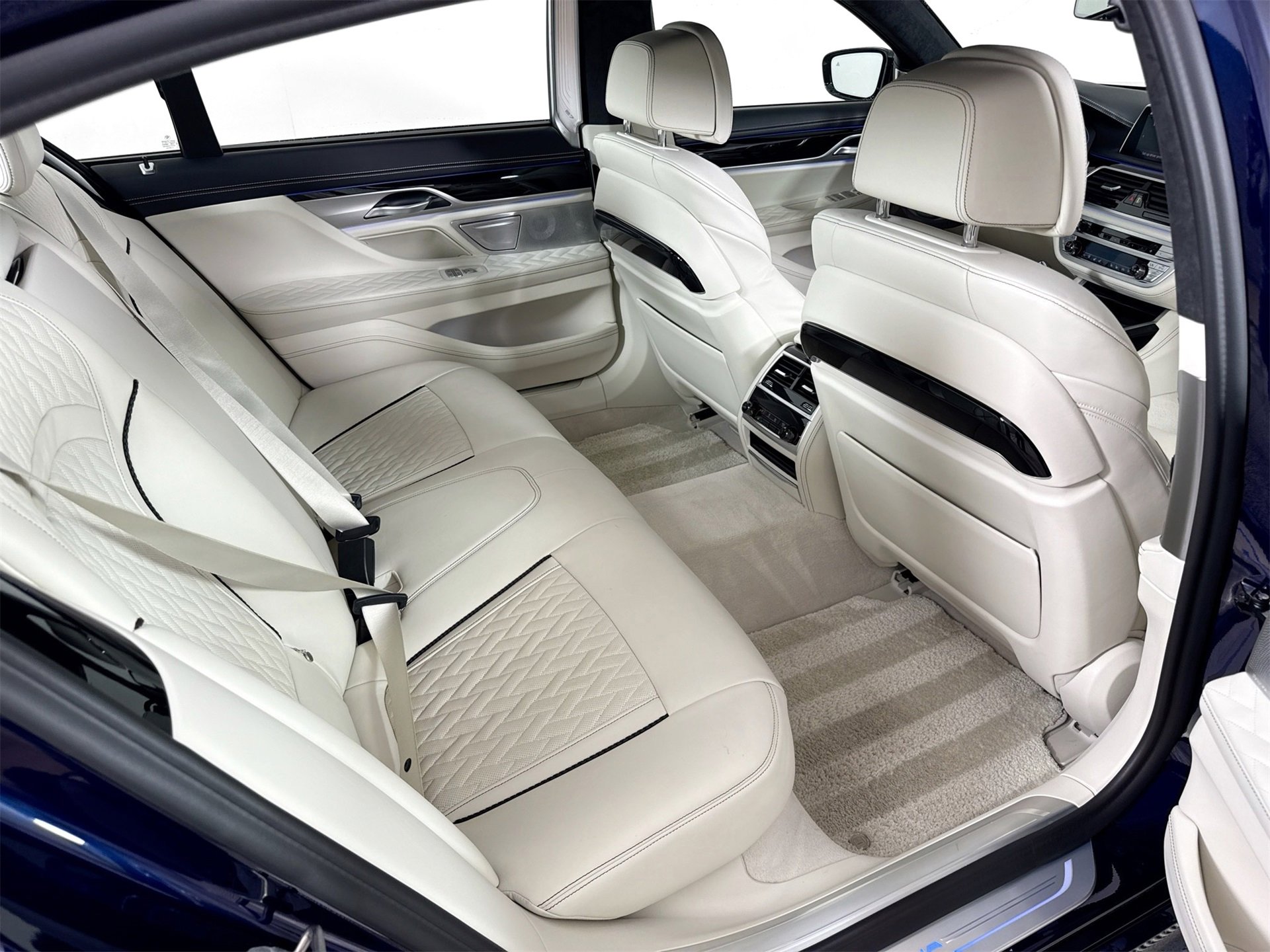 Used 2022 BMW ALPINA B7 xDrive ALPINA B7 xDrive image 23