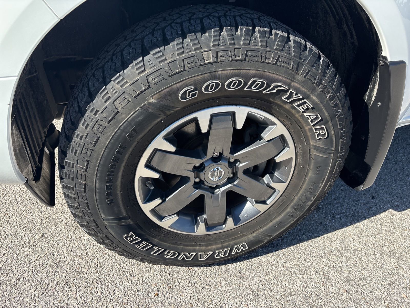 Used 2019 Nissan Frontier PRO-4X w/ Pro-4x Luxury Package image 35