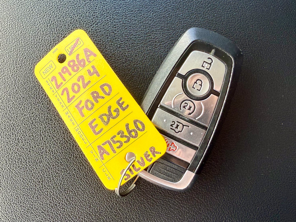 Used 2024 Ford Edge Titanium AWD/4WD image 40