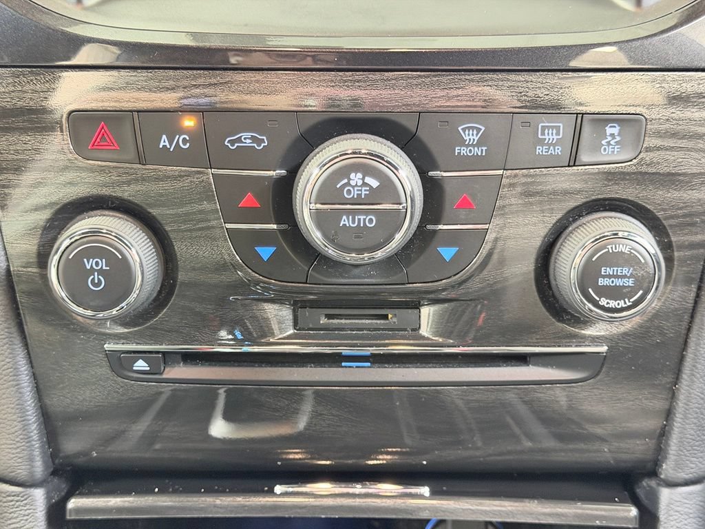 Used 2014 Chrysler 300 C AWD/4WD image 49