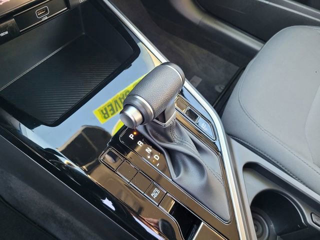 Used 2025 Kia Niro LX image 16