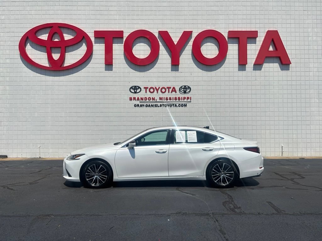 Used 2023 Lexus ES 350 w/ Premium Package FWD image 4