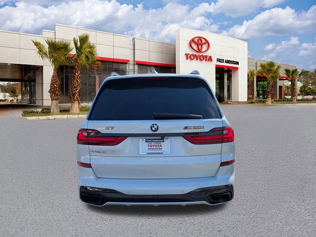 Used 2021 BMW X7 M50i w/ Dynamic Handling Package image 5