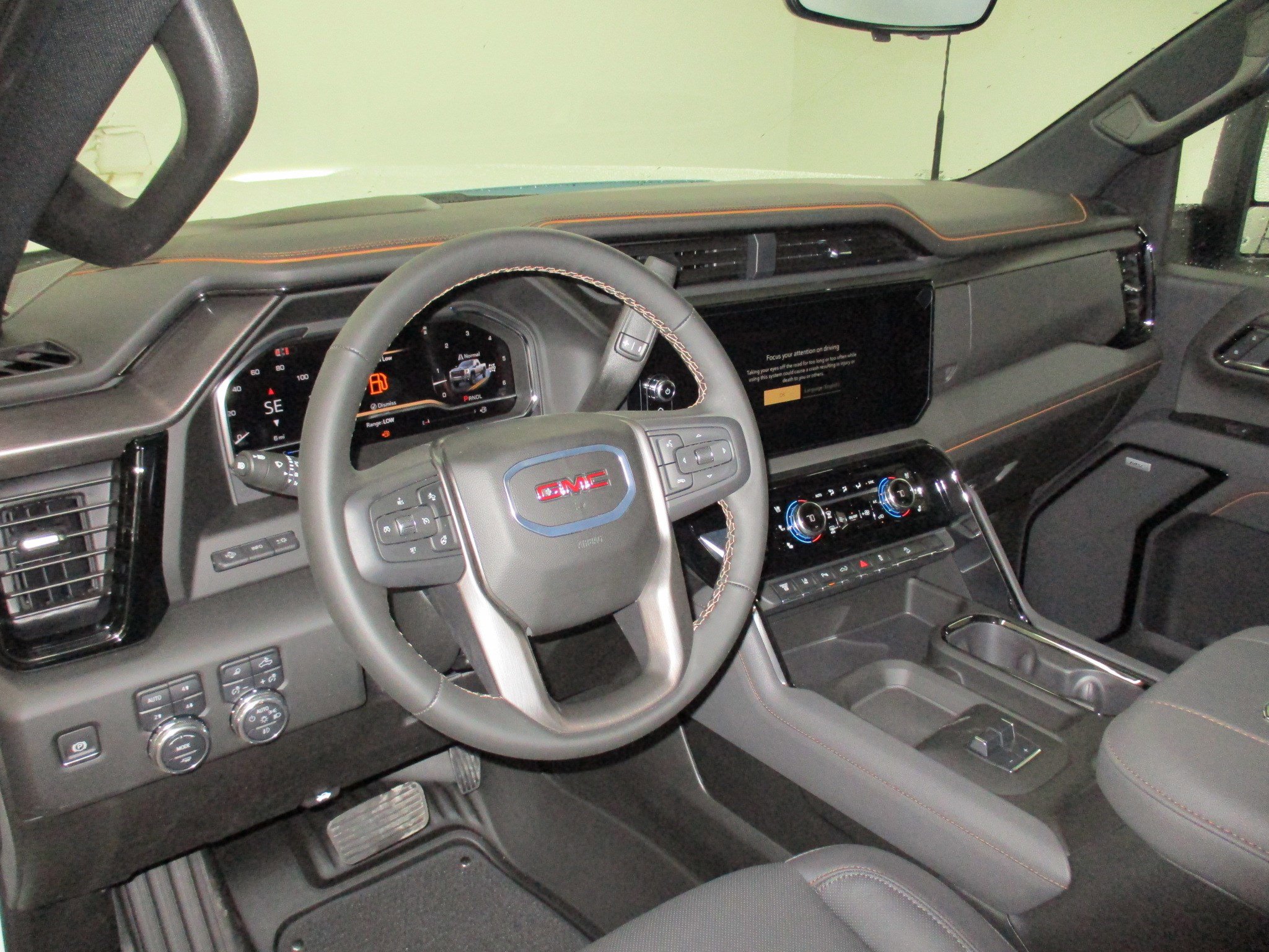 New 2025 GMC Sierra 2500 AT4 w/ Technology Package image 17