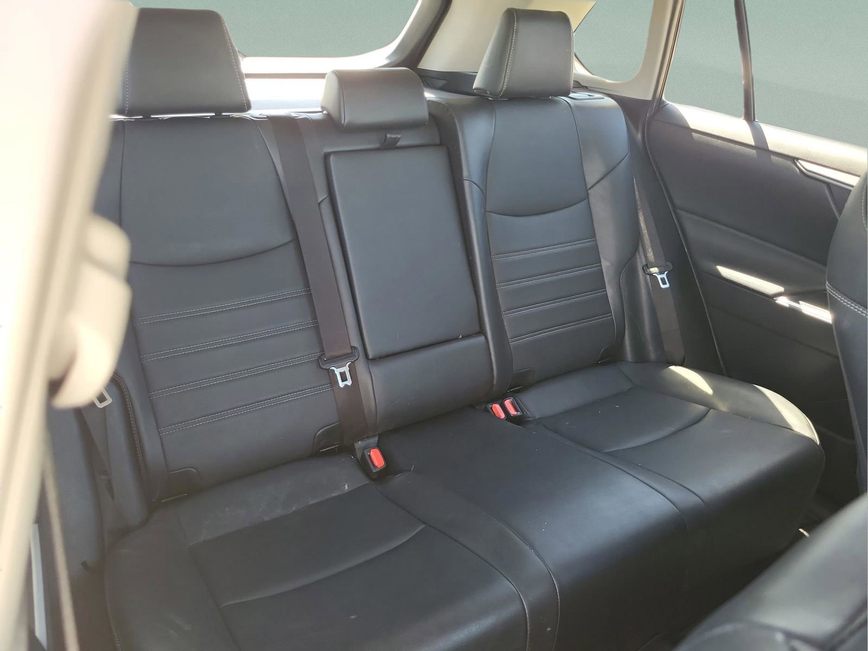 Used 2023 Toyota RAV4 XLE Premium image 18