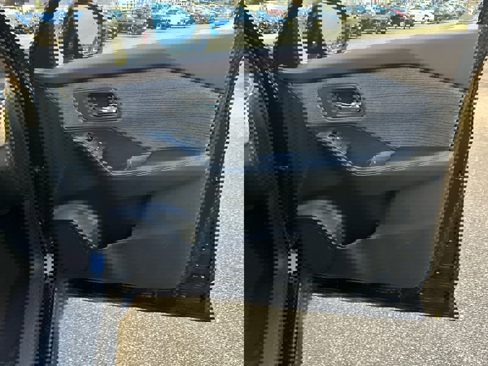 Used 2023 Nissan Rogue SV image 14