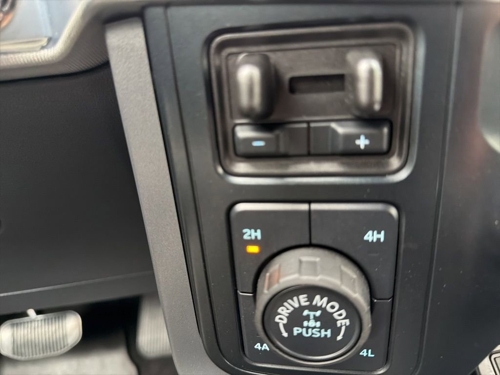 Used 2025 Ford F150 Lariat w/ Equipment Group 502A High AWD/4WD image 17