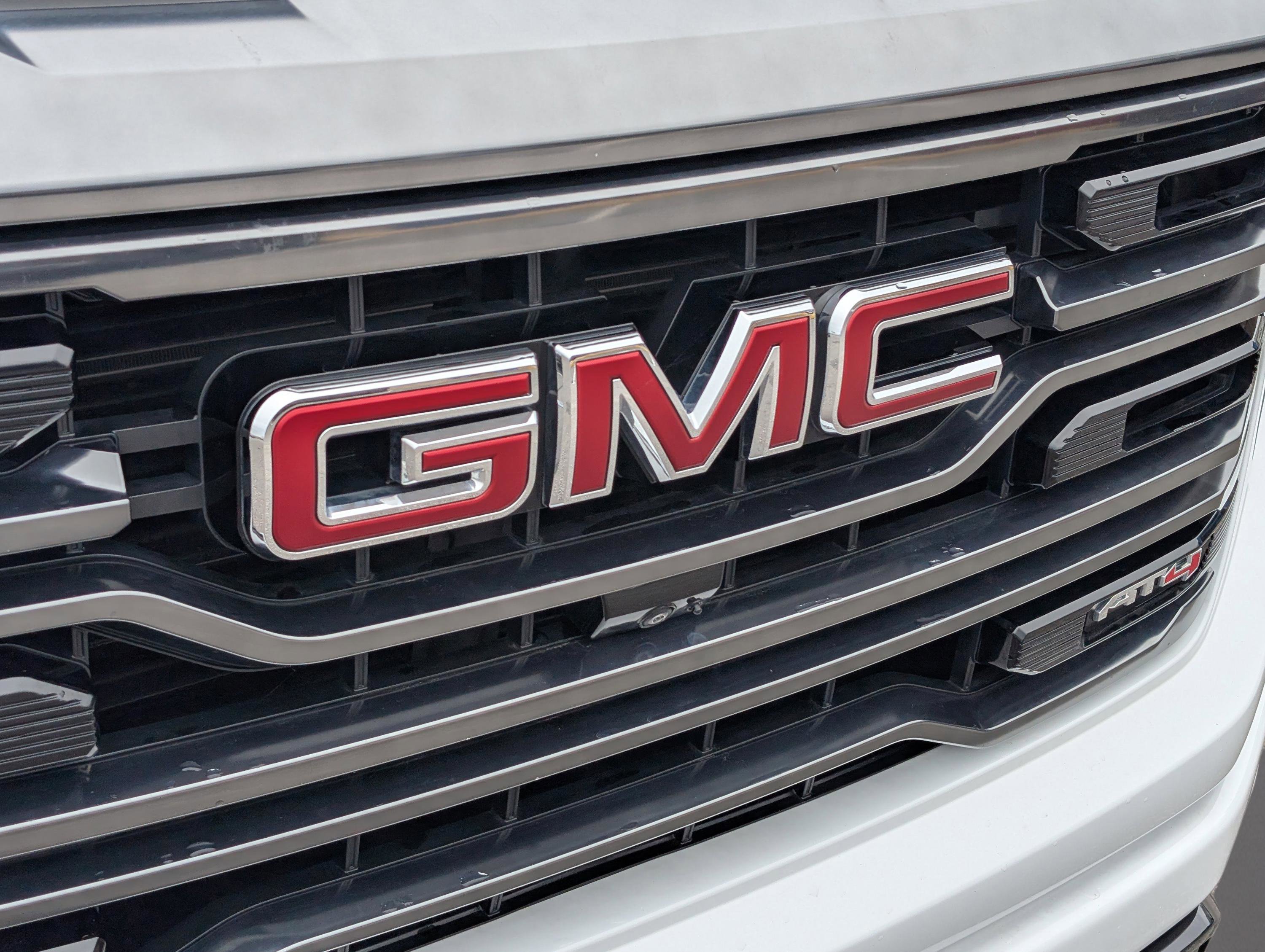 Used 2024 GMC Sierra 1500 AT4 w/ Technology Package image 5
