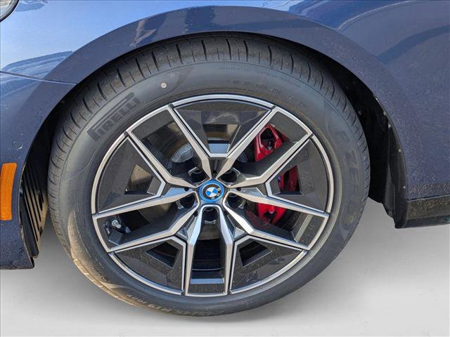 Used 2025 BMW i5 M60 w/ Premium Package image 9
