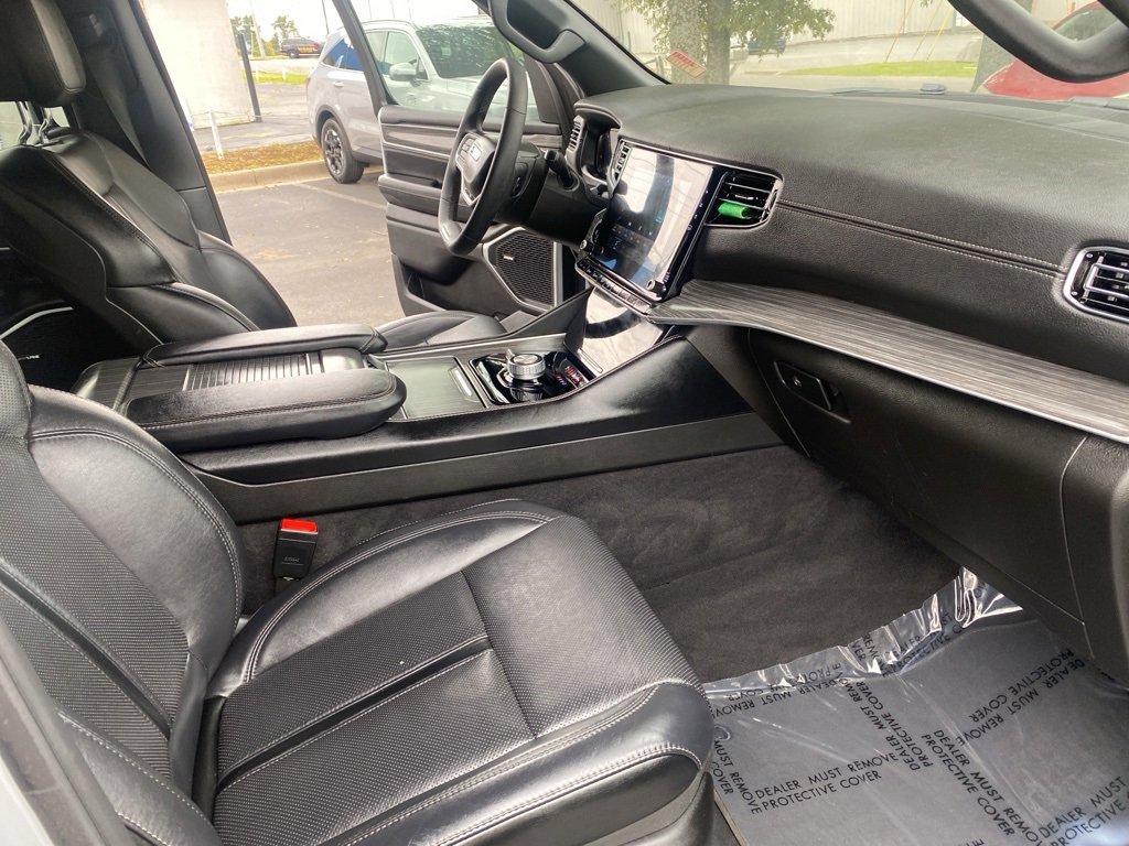 Used 2024 Jeep Wagoneer Series II w/ Flexible Seating Group image 22