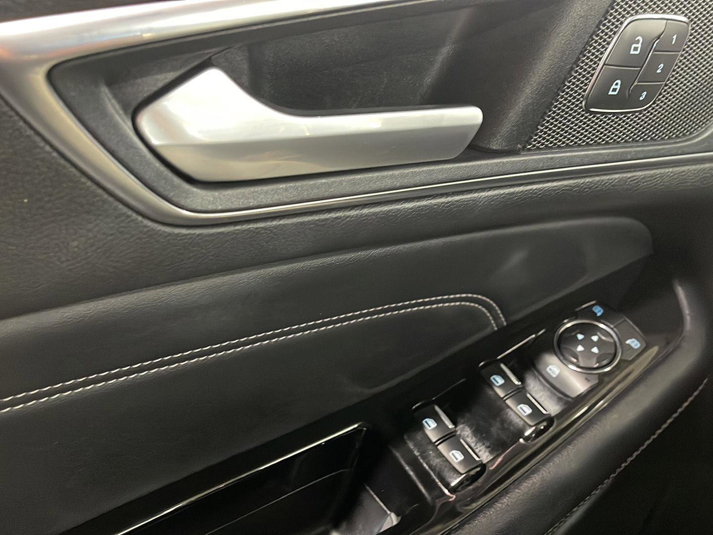 Used 2018 Ford Edge Titanium w/ Equipment Group 301A image 13