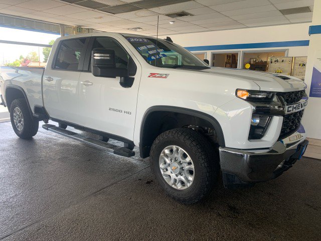 Used 2023 Chevrolet Silverado 2500 LT w/ Convenience Package image 2