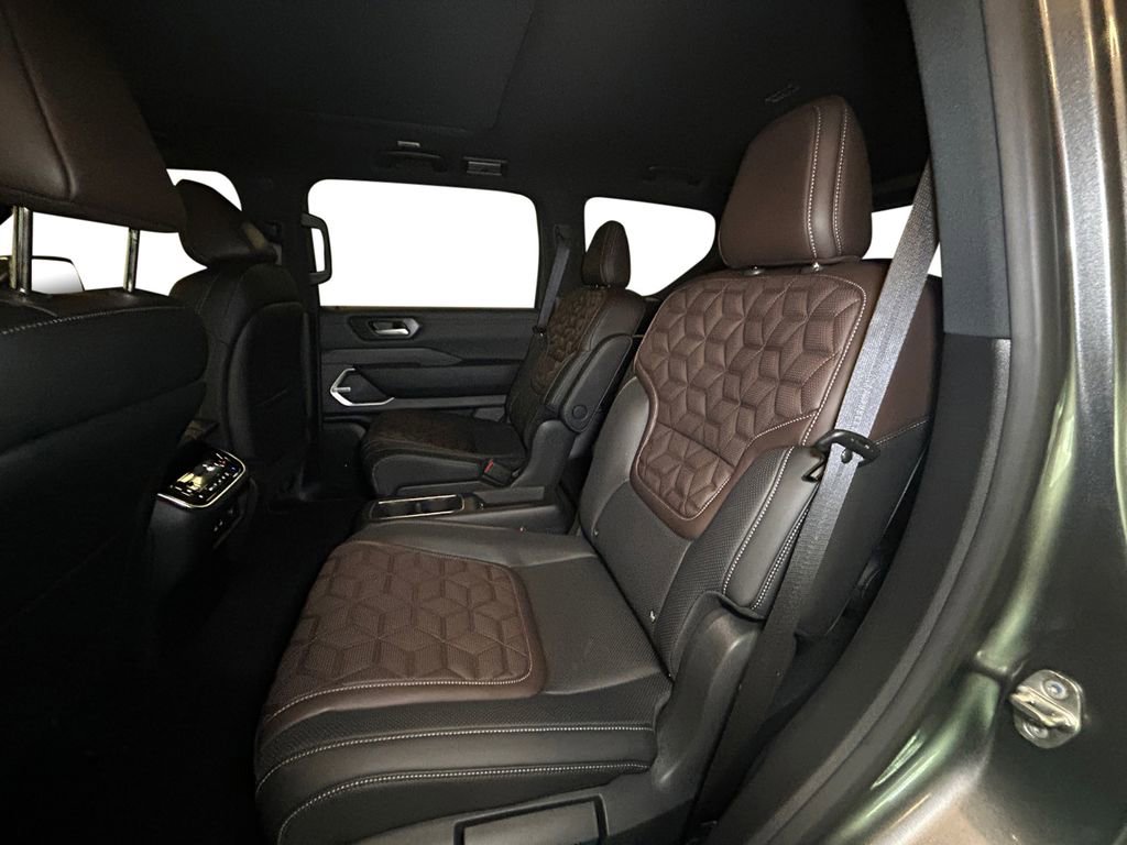 New 2026 Nissan Armada Platinum Reserve image 11