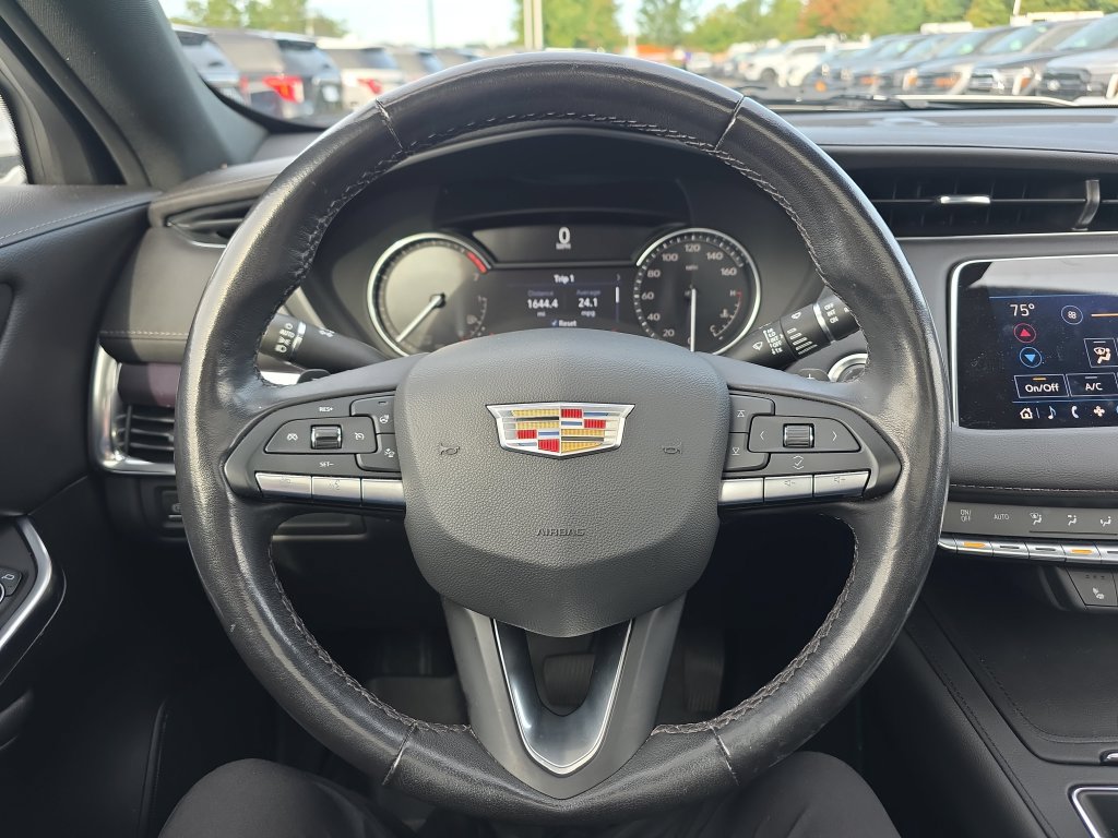 Used 2021 Cadillac XT4 Luxury w/ Cold Weather Package AWD/4WD image 26