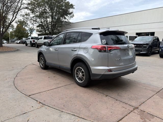 Used 2017 Toyota RAV4 LE FWD image 3