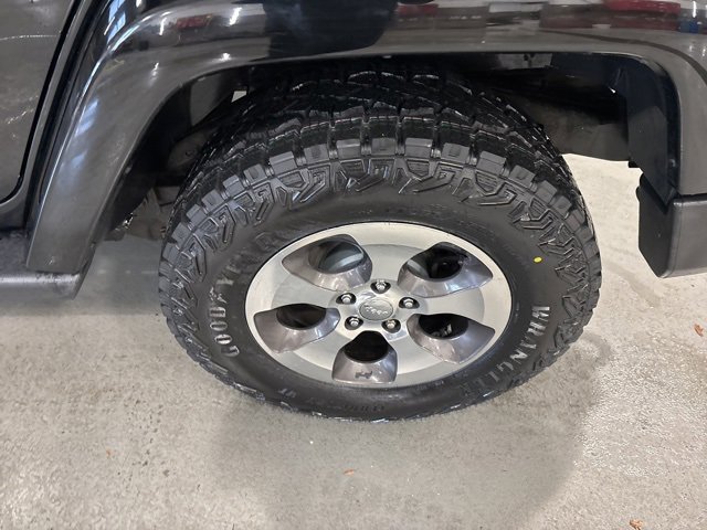 Used 2017 Jeep Wrangler Unlimited Sahara image 30