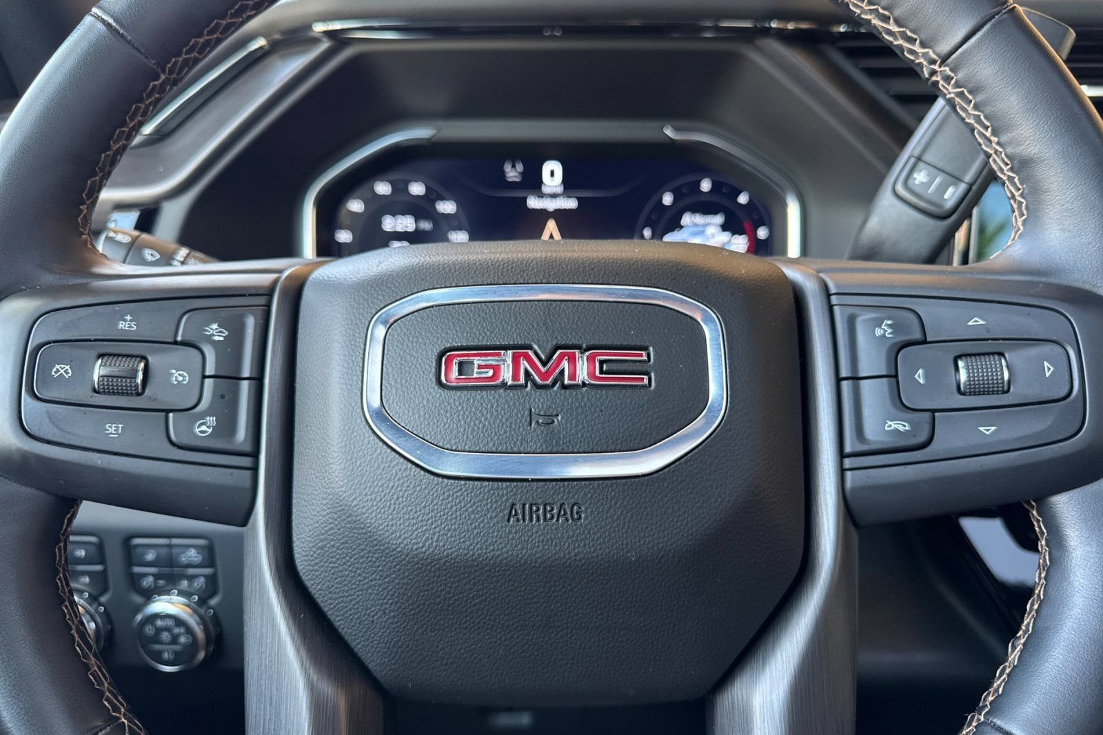 Certified 2025 GMC Sierra 2500 AT4 w/ AT4 Premium Plus Package AWD/4WD image 23