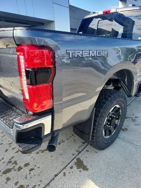 New 2026 Ford F350 Lariat w/ Tremor Off-Road Package AWD/4WD image 14