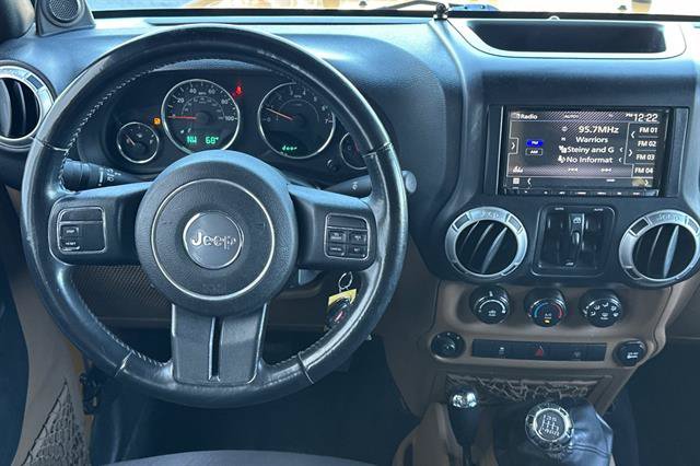 Used 2014 Jeep Wrangler Unlimited Sahara AWD/4WD image 15