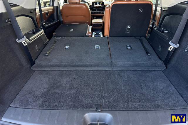 Used 2023 Nissan Pathfinder Platinum image 18