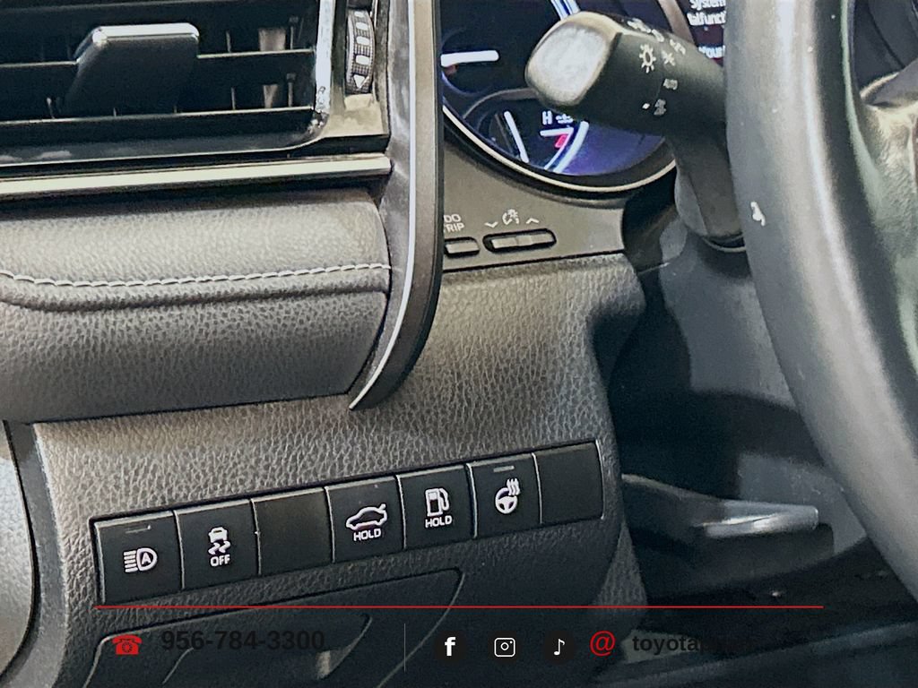 Used 2022 Toyota Camry XSE w/ Cold Weather Package FWD image 9