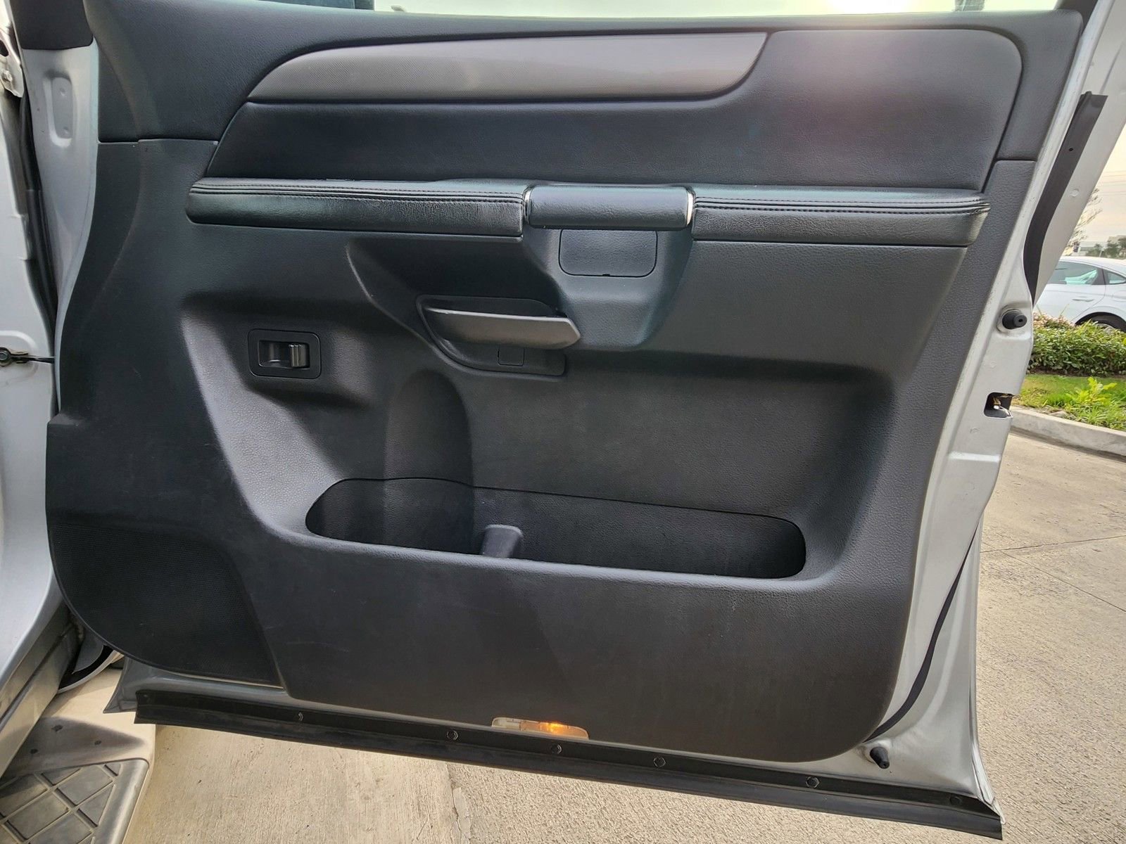 Used 2011 Nissan Armada SV image 22