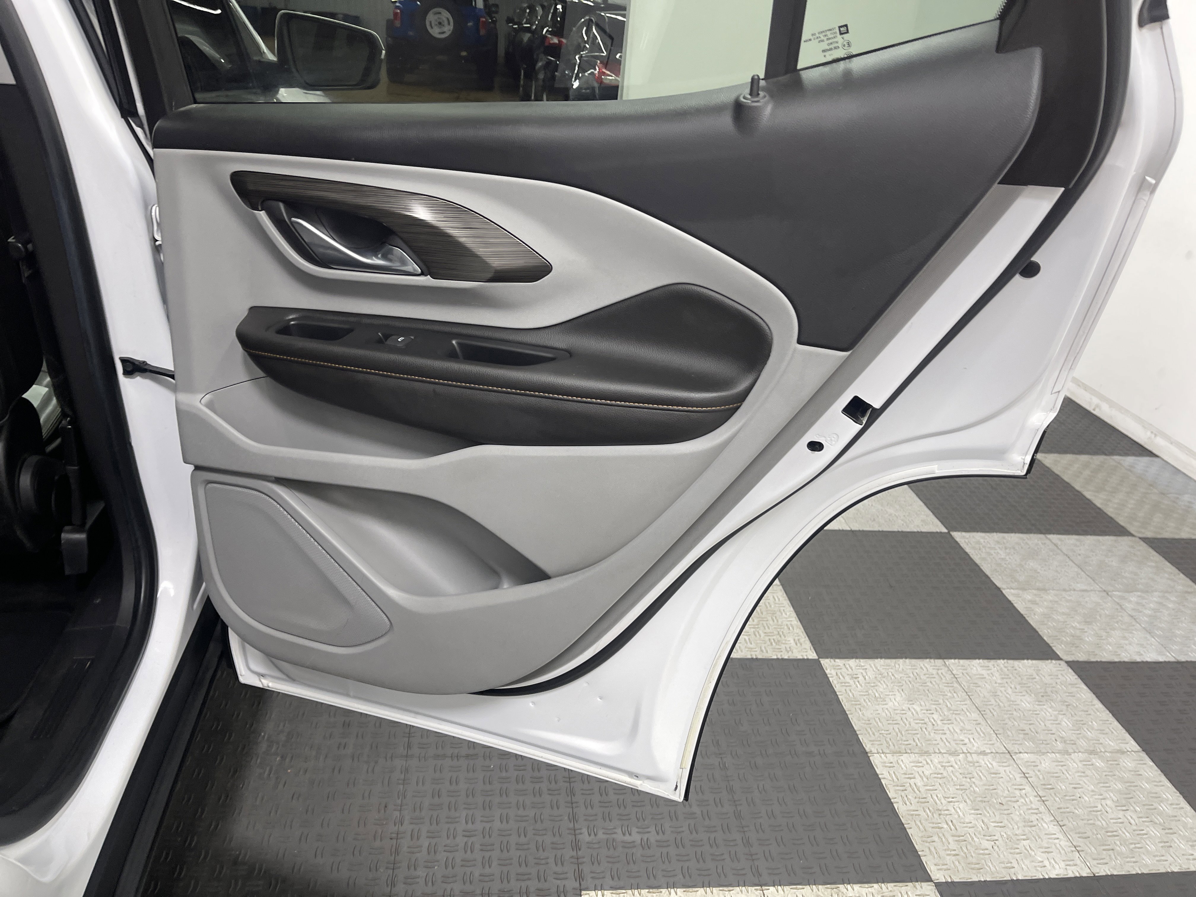 Used 2020 GMC Terrain SLT image 19