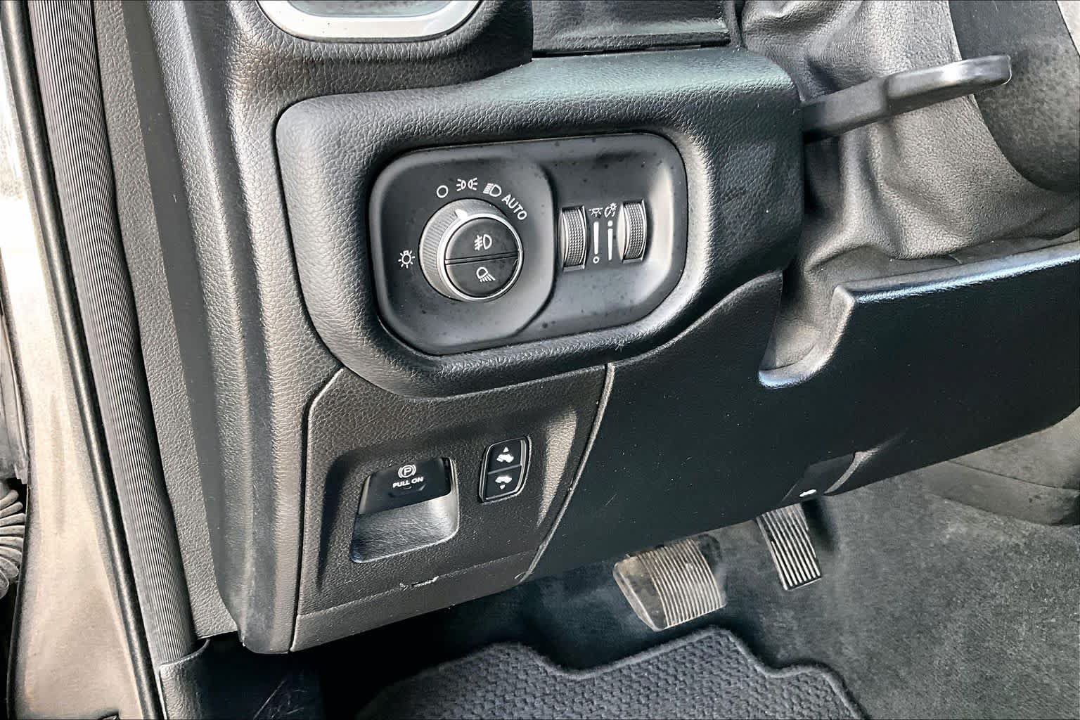 Used 2021 RAM 1500 Laramie w/ Off Road Group AWD/4WD image 34