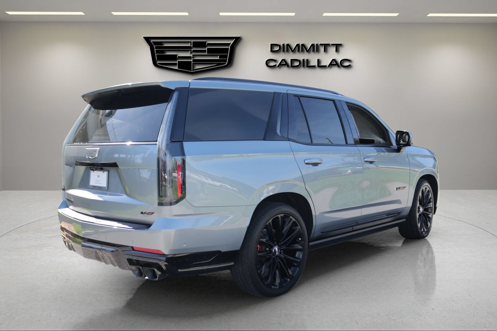 Certified 2025 Cadillac Escalade V w/ LPO, ONYX Package AWD/4WD image 5
