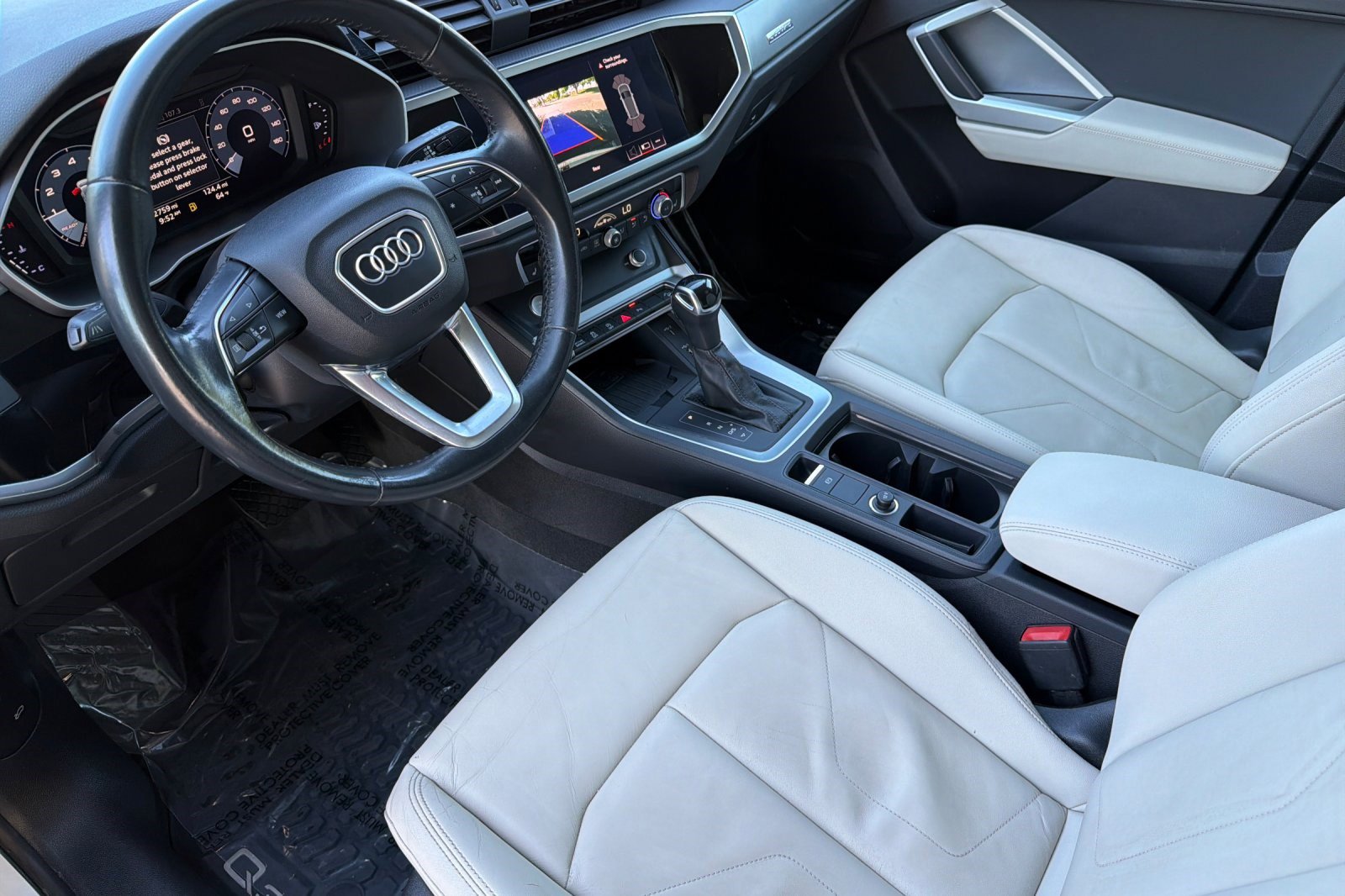 Used 2020 Audi Q3 2.0T Premium Plus w/ Premium Plus Package AWD/4WD image 11