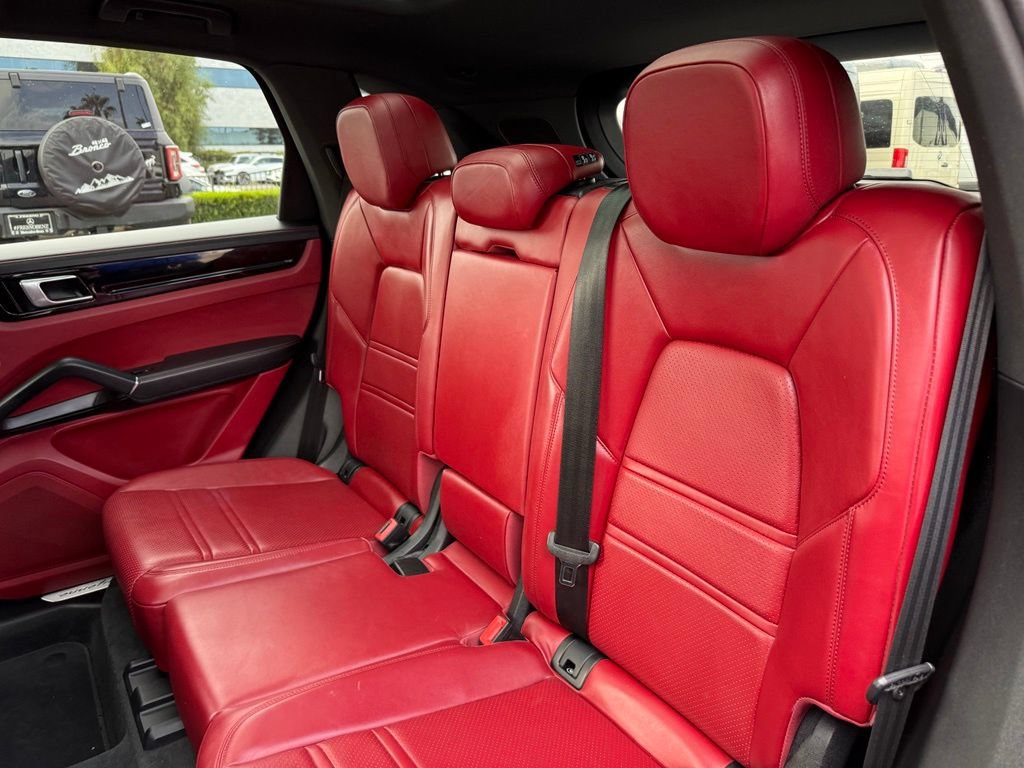 Used 2020 Porsche Cayenne AWD/4WD image 12