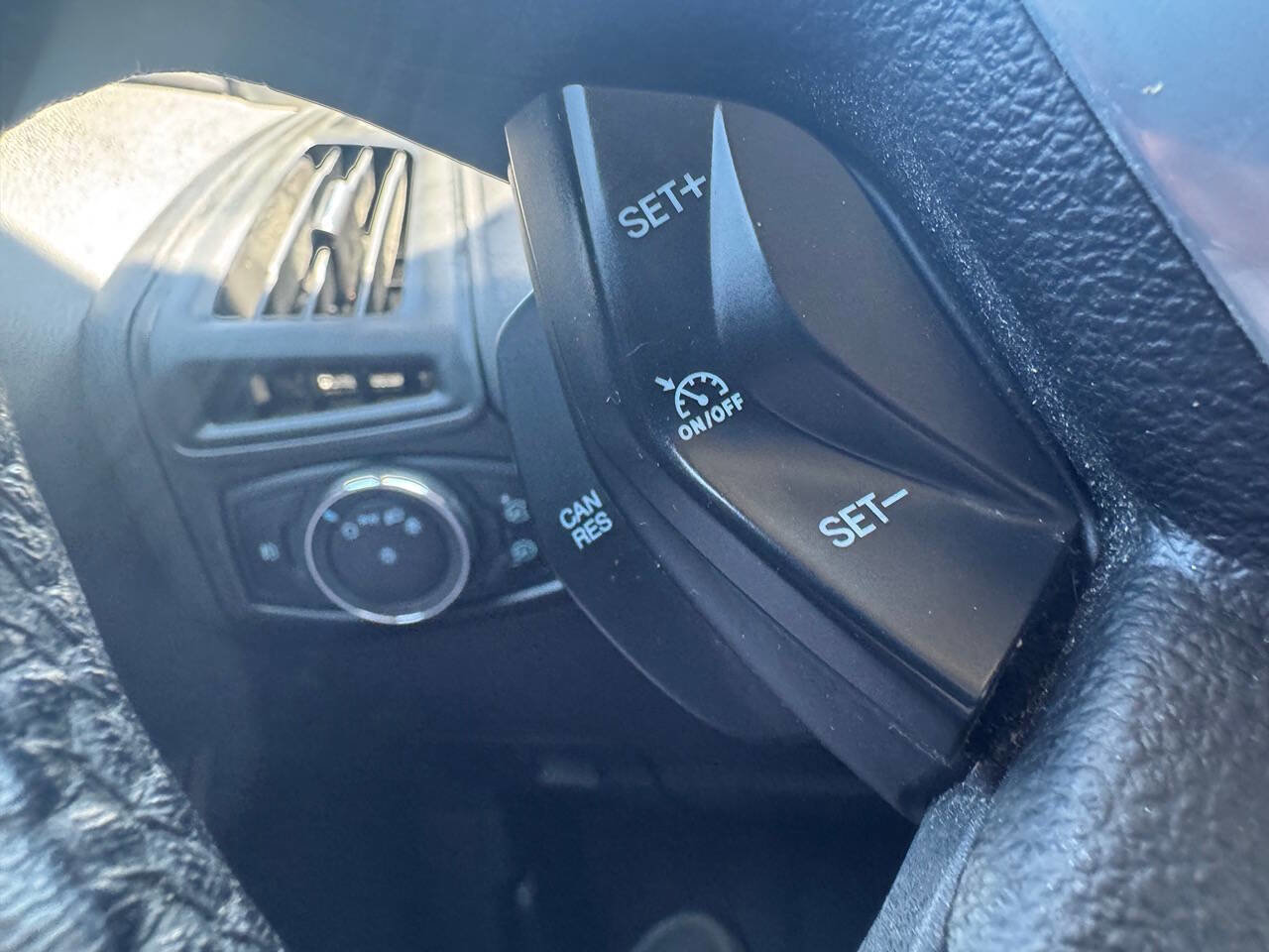 Used 2012 Ford Focus SEL image 24