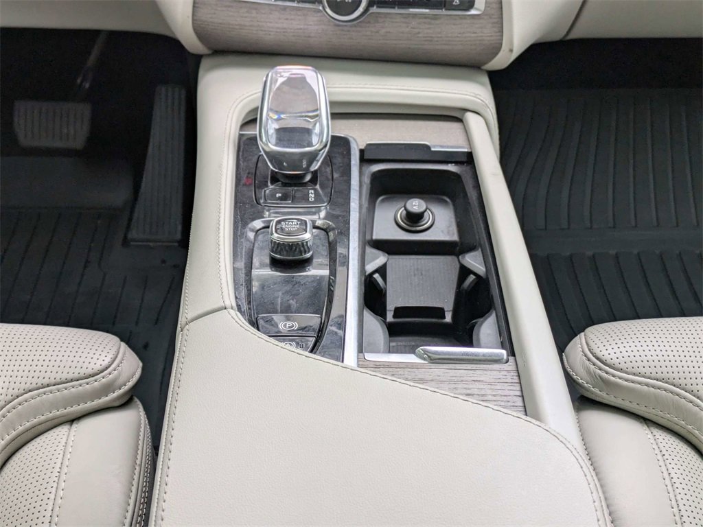Used 2023 Volvo XC90 B6 Ultimate w/ Protection Package Premier image 23