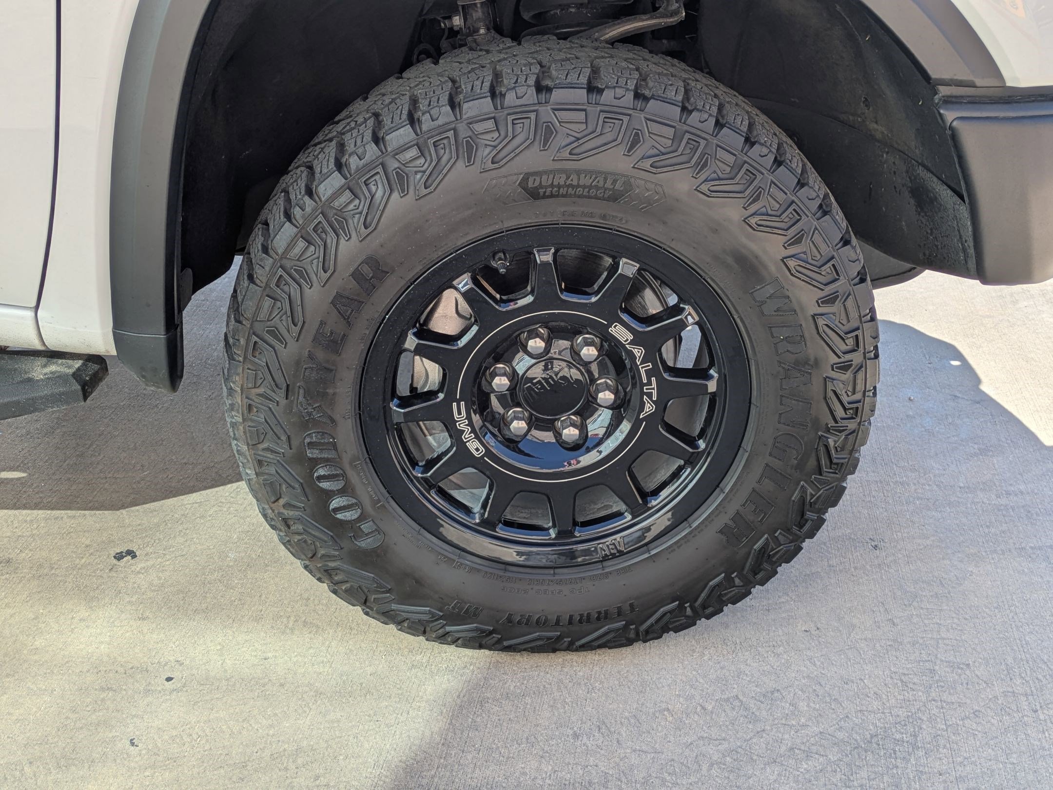 Certified 2024 GMC Sierra 1500 AT4X w/ AT4X AEV Edition image 12