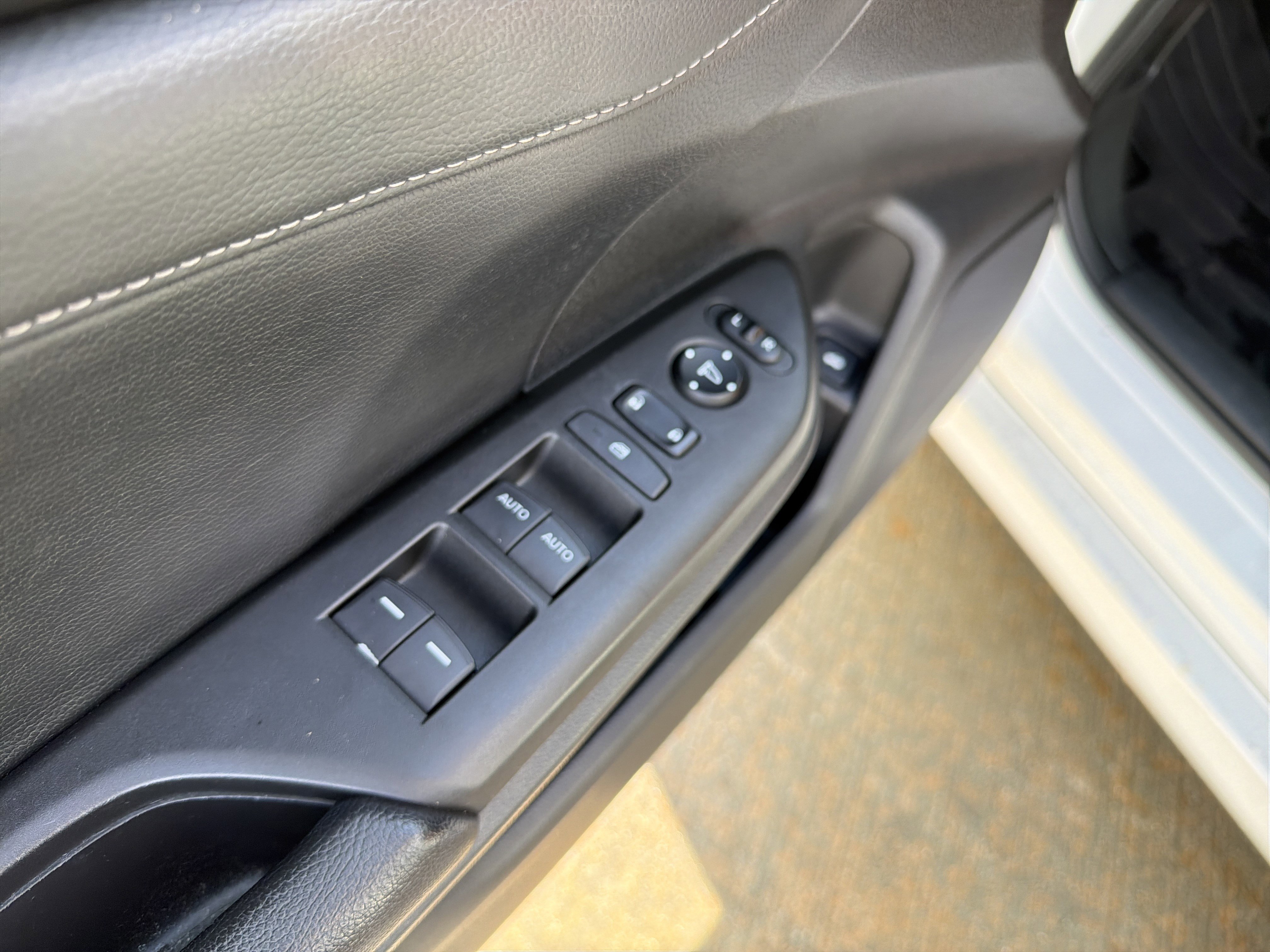 Used 2018 Honda Civic EX-L image 15