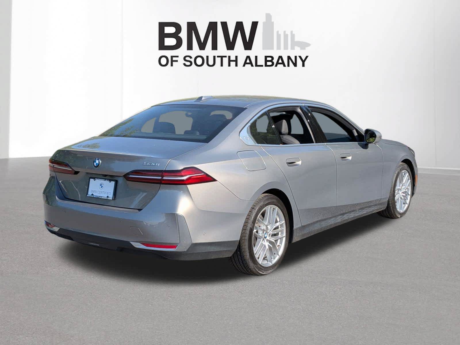 Certified 2024 BMW 530i xDrive w/ Premium Package AWD/4WD image 5