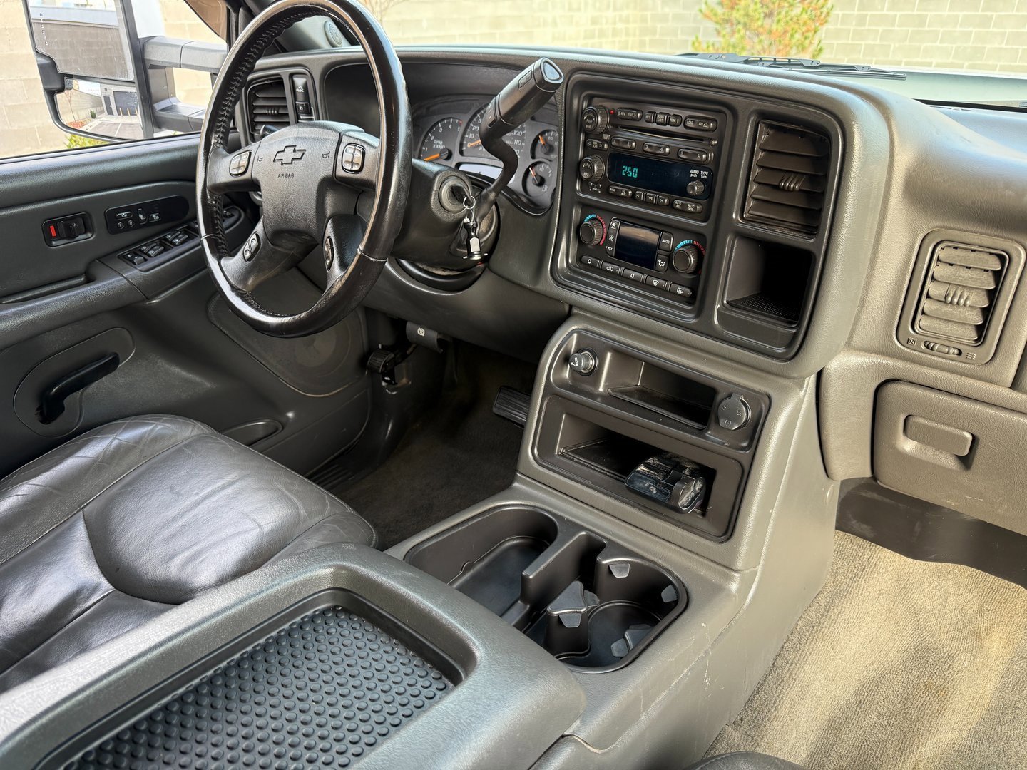 Used 2007 Chevrolet Silverado 2500 LT w/ Heavy-Duty Power Package image 27