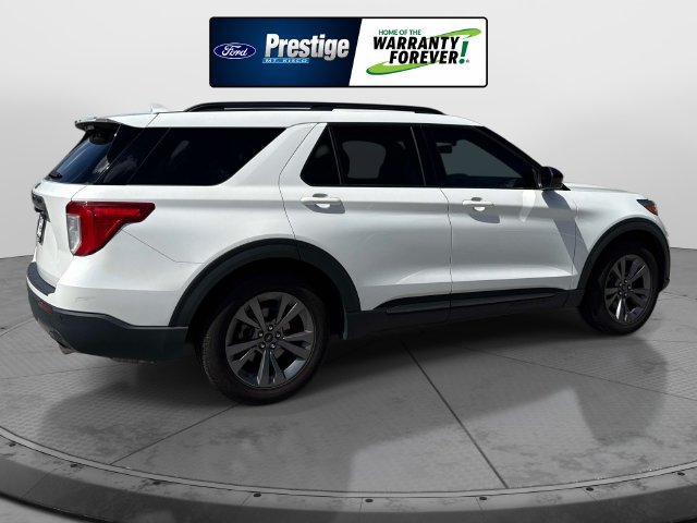 Certified 2022 Ford Explorer XLT w/ Equipment Group 202A RWD image 4