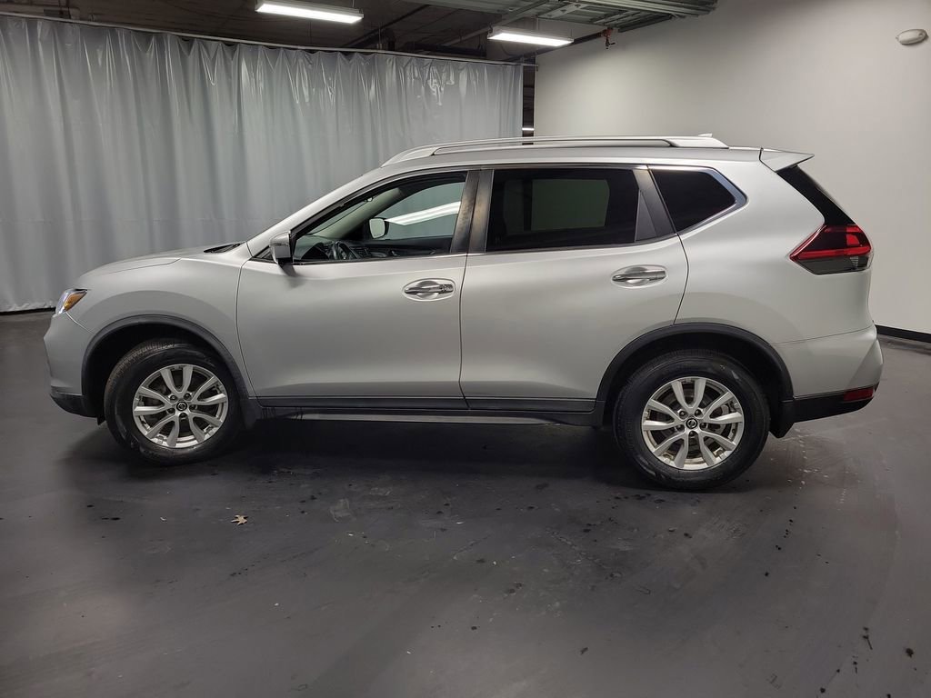 Used 2018 Nissan Rogue SV w/ Premium Package image 6