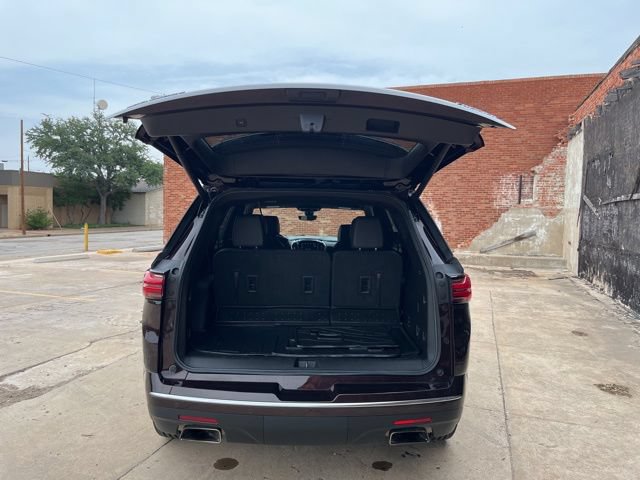Used 2023 Chevrolet Traverse Premier w/ LPO, Floor Liner Package FWD image 39