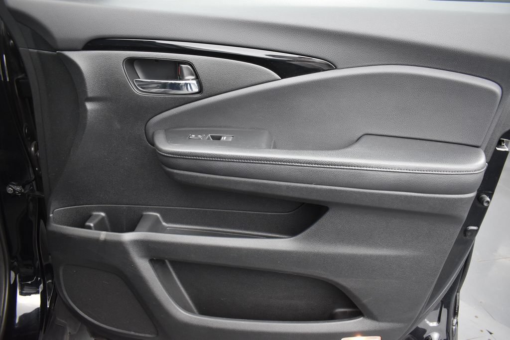 Used 2017 Honda Pilot Touring image 33
